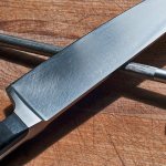Как правильно точить ножи бруском, мусатом, кожаным ремнем и другими средствами