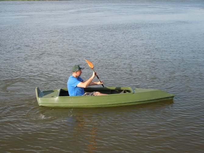 Купить лодку бу в ростовской области. Лодка «ёрш 3912 r». Лодка скрадок для охоты на уток. Пластиковая лодка для охоты. Лодка пластиковая для охоты на уток.