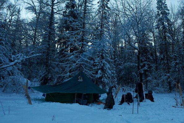 Ночевка в палатке с обогревом (небольшая буржуйка)