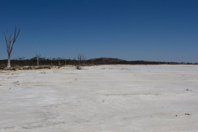 Солончаки и соляные озера Западной Австралии позволяют разрабатывать недры наружным способом