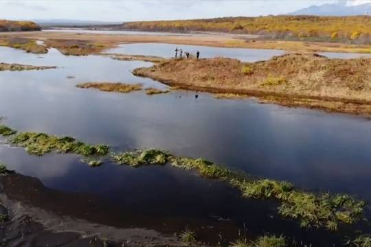 Учёные обнаружили нестандартные отложения на дне реки на Камчатке и заметили изменения цвета воды
