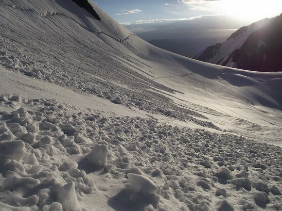 Виды снежны лавин, лавинный след от доски