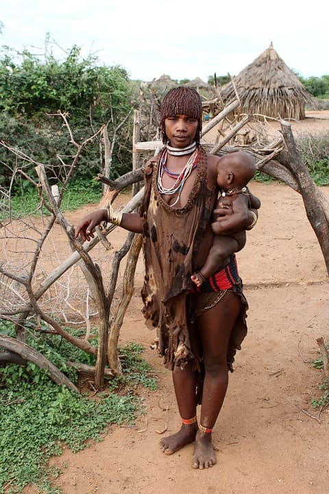 женщина племени хамар