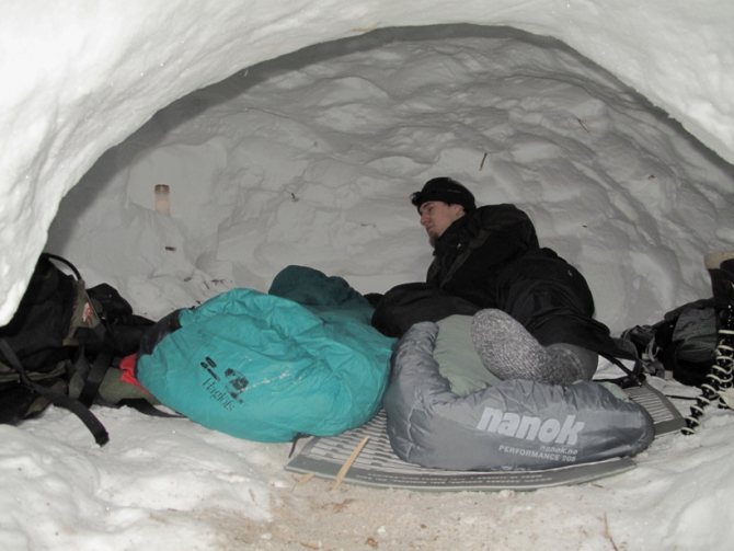Жилище эскимосов: почему вход в иглу всегда открыт и расположен так низко